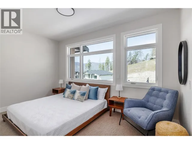 3425 Hilltown Drive Unit# 4, Kelowna, British Columbia V1V2B5