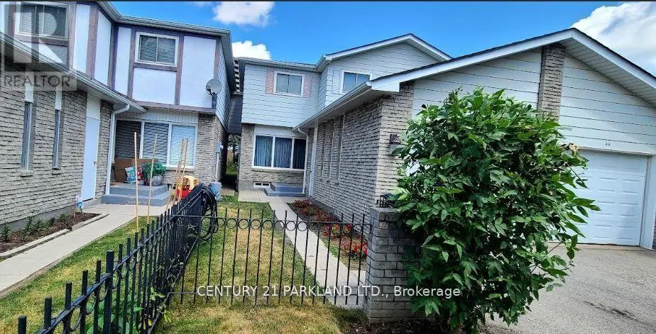 42 ANTIBES DRIVE, Toronto (Westminster-Branson), Ontario M2R3K4