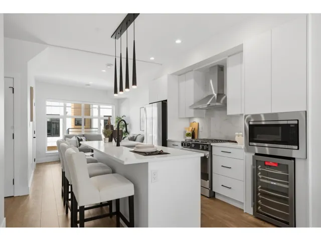 24 177 175A STREET, Surrey, British Columbia V3Z1L1
