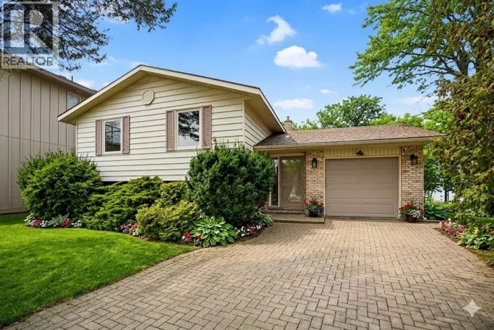 4084 Bluepoint DRIVE, Plympton-Wyoming, Ontario N0N1J6
