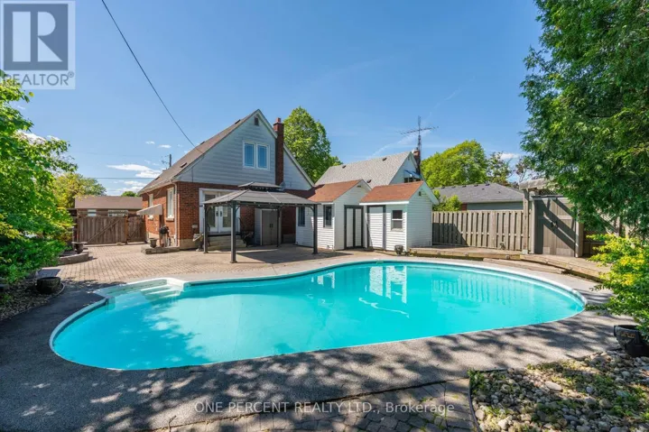 27 DELEVAN CRESCENT, Hamilton (Hill Park), Ontario L9A4A8