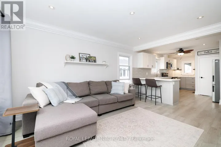 70 GHENT STREET, St. Catharines (Vine/Linwell), Ontario L2N2C9