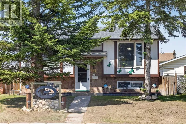 124 Falchurch Crescent NE, Calgary, Alberta T3J1K1