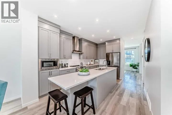 238 Aquila Drive NW, Calgary, Alberta T3R1Y6