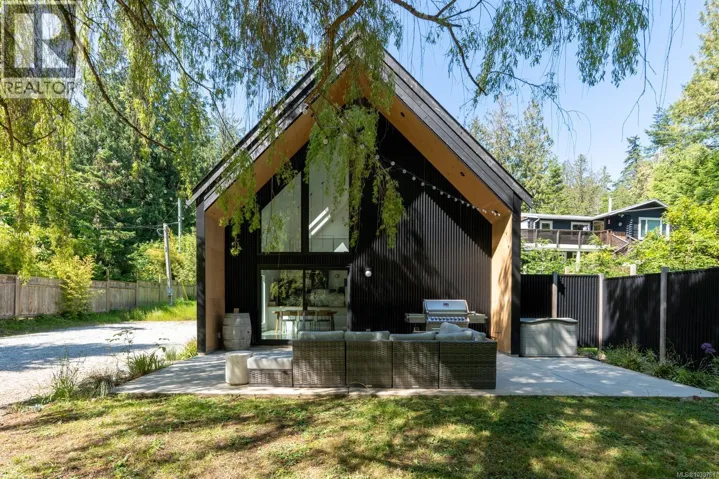 146 Menhinick Dr, Salt Spring, British Columbia V8K1W7