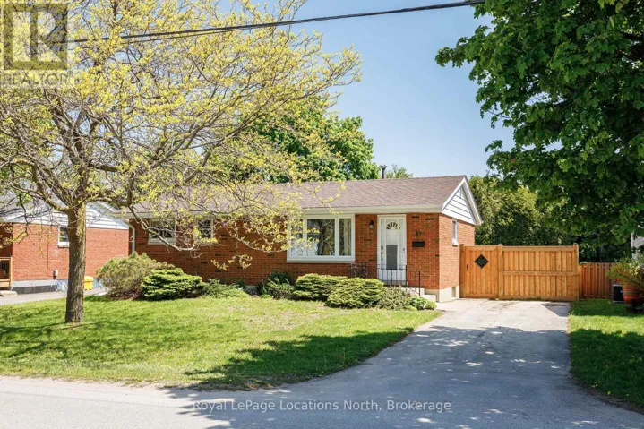 81 PEEL STREET, Collingwood, Ontario L9Y3V5