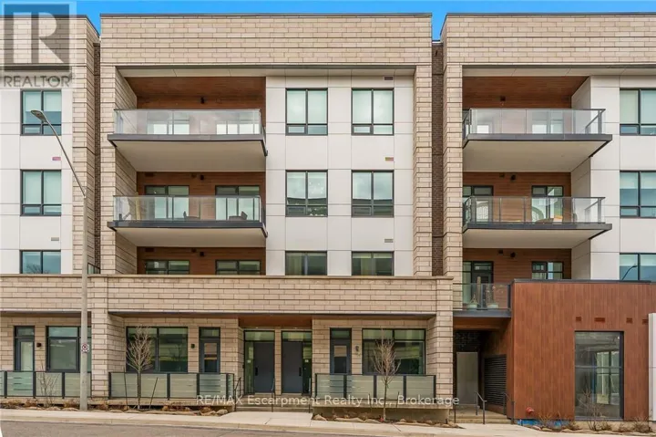 303 - 123 MAURICE DRIVE, Oakville (CO Central), Ontario L6K2W6
