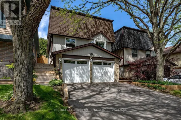 42 BRIDLEWOOD DRIVE, Hamilton (Dundas), Ontario L9H6H4