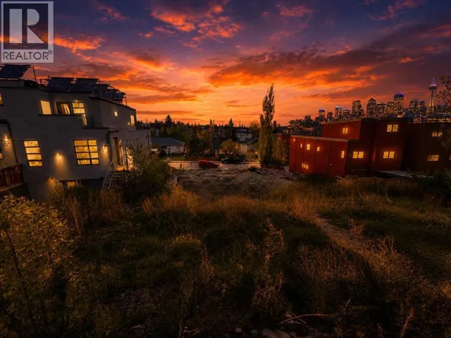 1933 28 Avenue SW, Calgary, Alberta T2T1K2