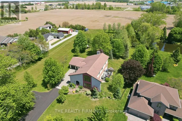 15 BEECHWOOD AVENUE, Lambton Shores (Forest), Ontario N0N1J0