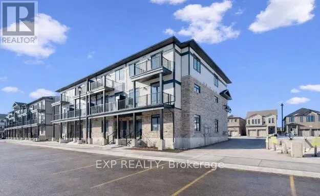 118 OAT LANE, Kitchener, Ontario N2R0S8