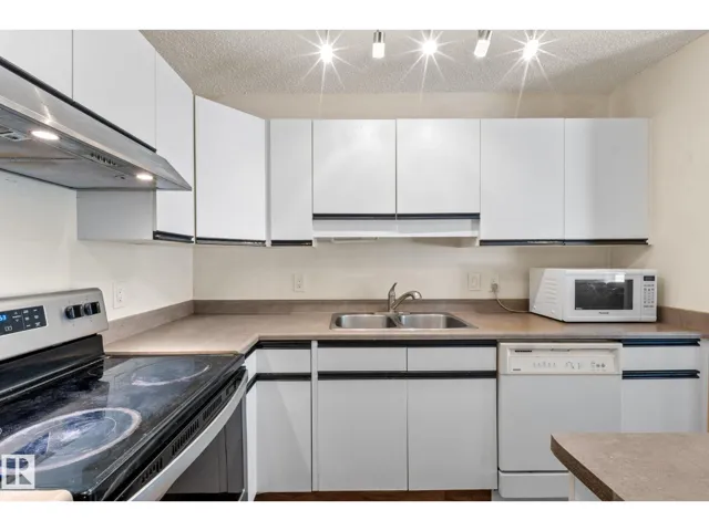 #2 15215 126 ST NW, Edmonton, Alberta T5X5Z3