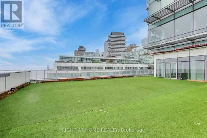 1126 - 39 QUEENS QUAY E, Toronto (Waterfront Communities), Ontario M5E0A5