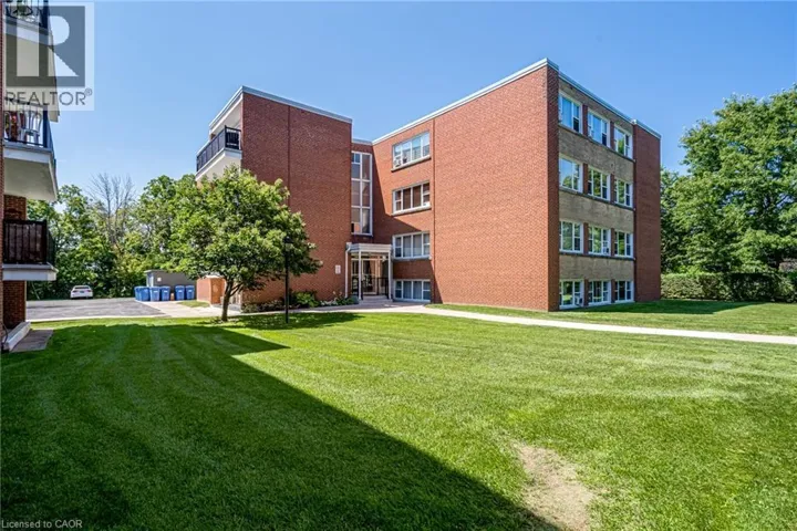 2052 COURTLAND Drive Unit# 403, Burlington, Ontario L7R1R8