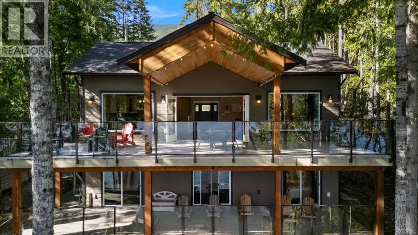 8130 Sa-Seen-Os Cres, Youbou, British Columbia V0R3E1