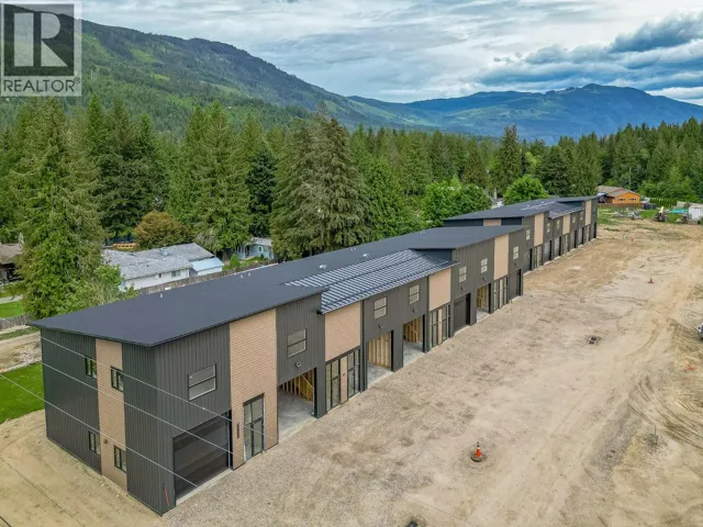 1002 Seed Frontage Road Unit# 10 Lot# PSL 10, Sicamous, British Columbia V0E2V4