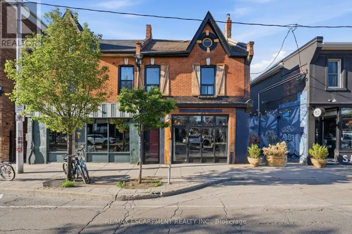 355 BARTON STREET E, Hamilton (Landsdale), Ontario L8L2X8