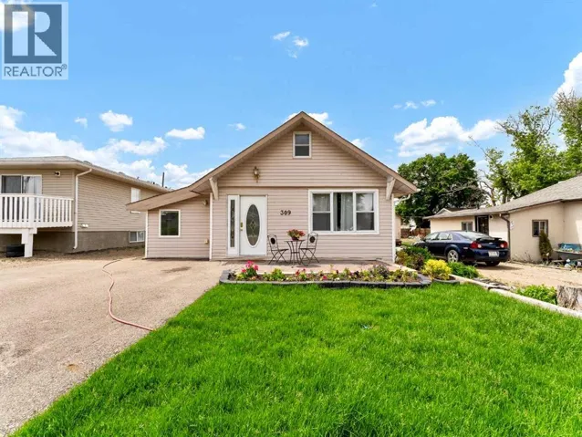309 1 Street NW, Redcliff, Alberta T0J2P2