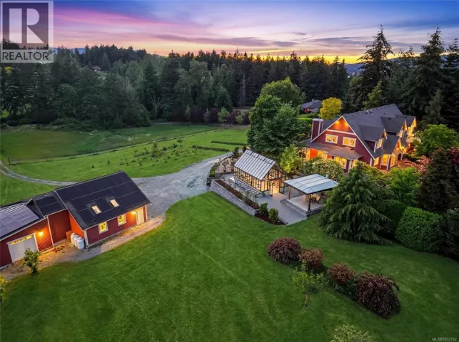 6429 Bryn Rd, Central Saanich, British Columbia V8M1X6