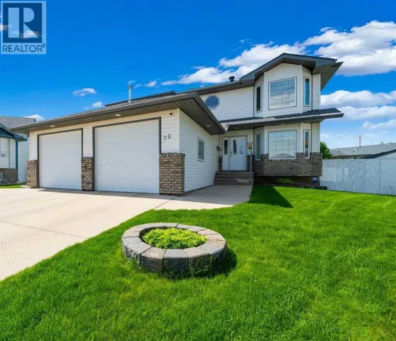 79 Henderson Court NE, Medicine Hat, Alberta T1C1Y9