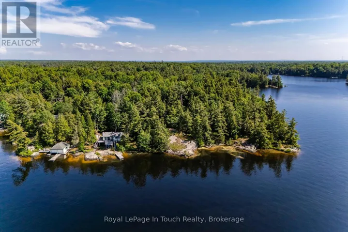 2 IS 270 SIX MILE LAKE ISLAND, Georgian Bay (Baxter), Ontario L0K1S0