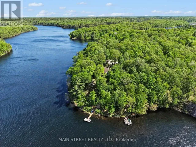 100 RAINBOW LANE, Tay Valley, Ontario K0H2B0