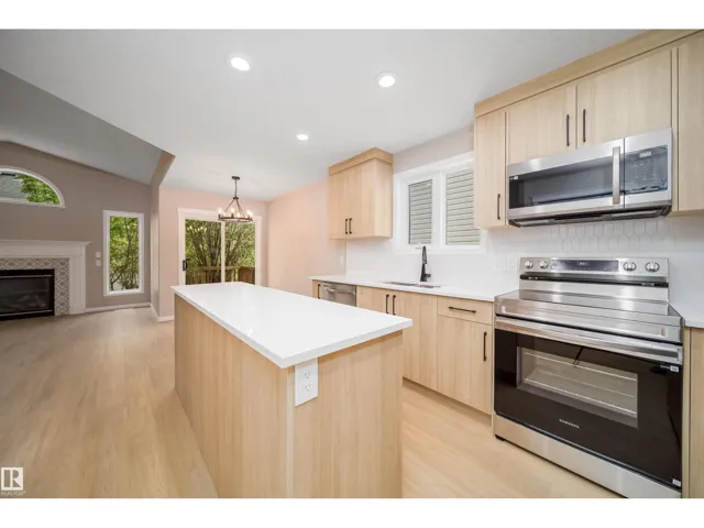 1212 ORMSBY LN NW, Edmonton, Alberta T5T6R2