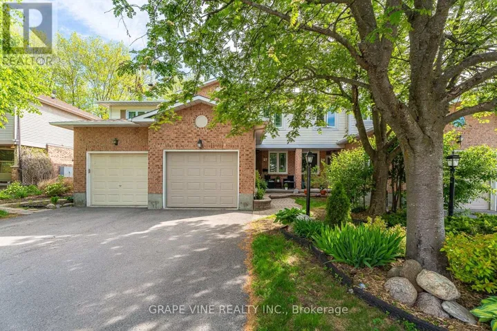 27 RAVENSCROFT COURT, Ottawa, Ontario K2S1R3