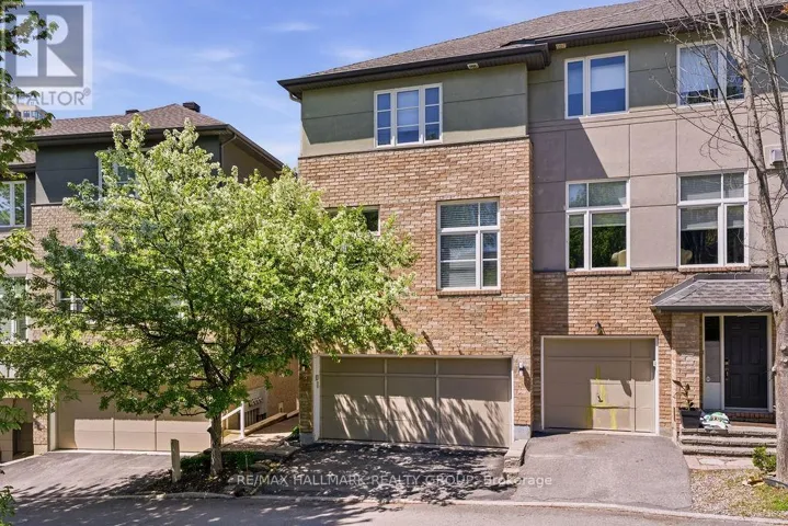 8 PONDSIDE PRIVATE, Ottawa, Ontario K1K4X3