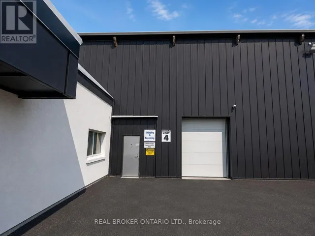 4 - 4256 CARROLL AVENUE, Niagara Falls (Cherrywood), Ontario L2E7J2