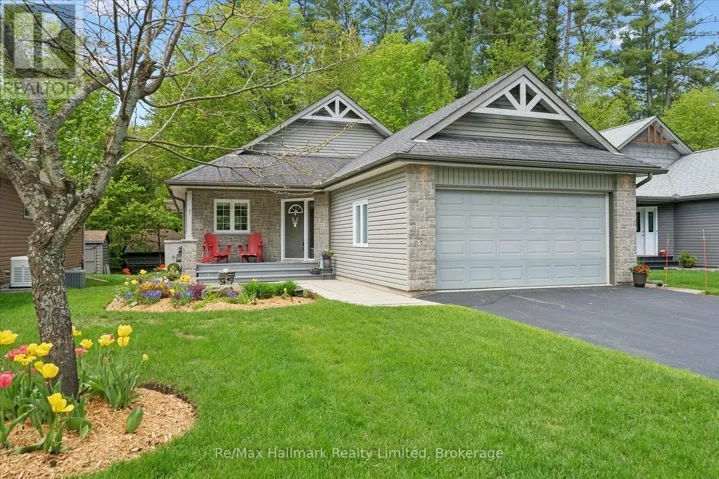 7 STONEHENGE COURT, Bracebridge (Macaulay), Ontario P1L1N2