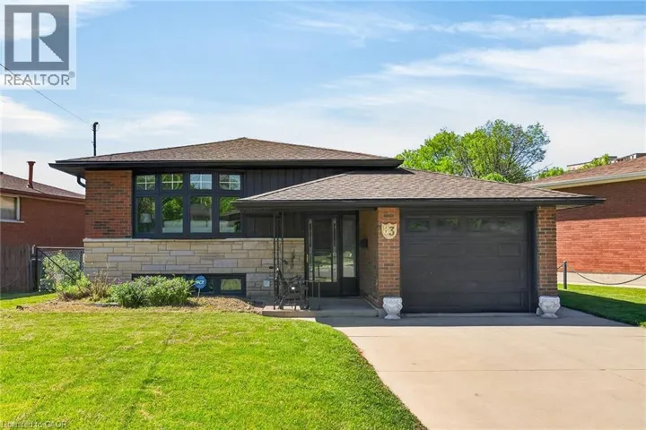 83 RIVERDALE Drive, Hamilton, Ontario L8E1K2