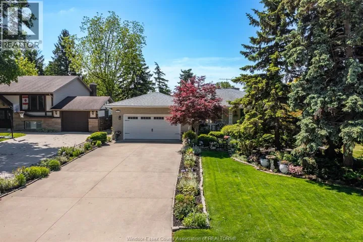 12139 PAPINEAU, Tecumseh, Ontario N8N3B5