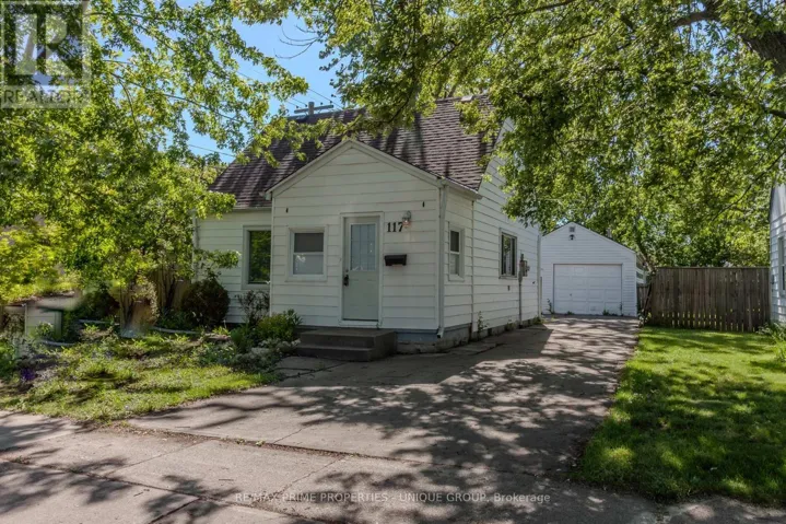 117 WALNUT AVENUE S, Sarnia, Ontario N7T3V5