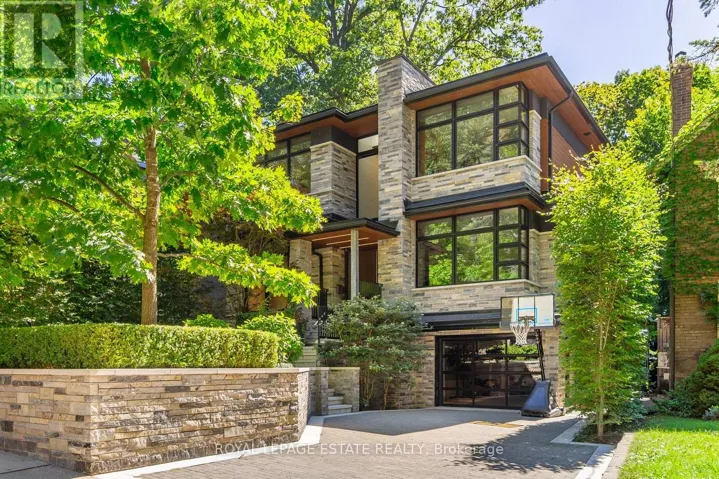 11 PINE CRESCENT, Toronto (The Beaches), Ontario M4E1L1