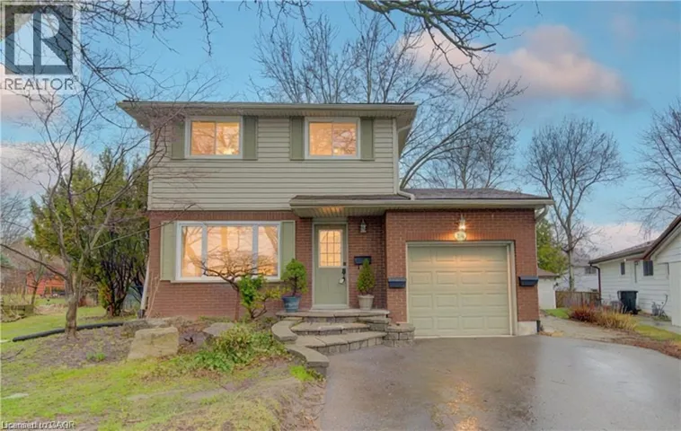 34 FOREST GLEN Court Unit# A, Kitchener, Ontario N2N1E2