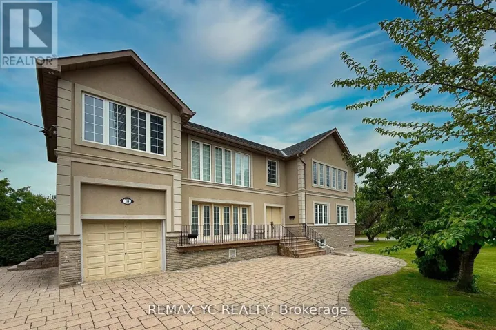 18 MULLET ROAD, Toronto (Newtonbrook East), Ontario M2M2A6