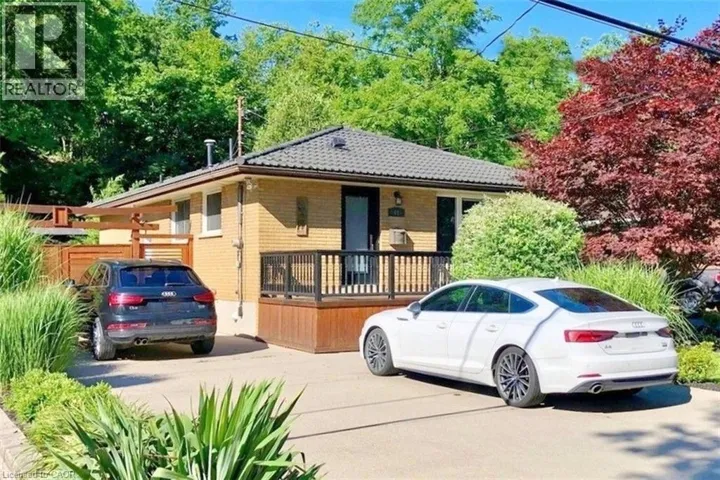 41 ANN Street, Dundas, Ontario L9H2N4