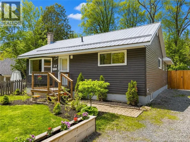 43 Hachey Avenue, Fredericton, New Brunswick E3A3X7