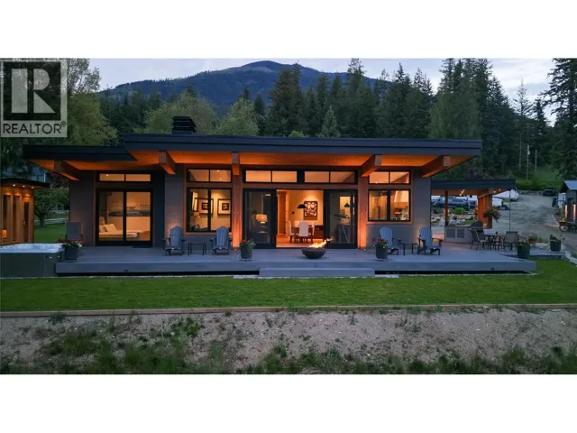 7642 Highway 3A, Balfour, British Columbia V0G1C0