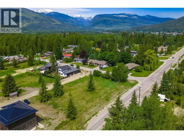 2006 Lanzo Lane, Revelstoke, British Columbia V0E2S1