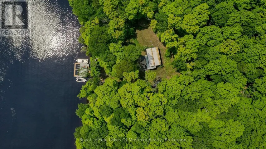 484 BIG ISLAND S, Huntsville (Stisted), Ontario P1H2J3