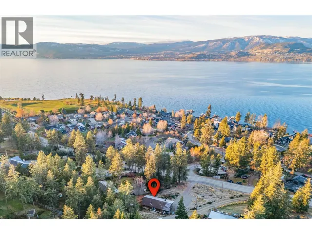 5127 Lakeshore Road, Kelowna, British Columbia V1W4J1