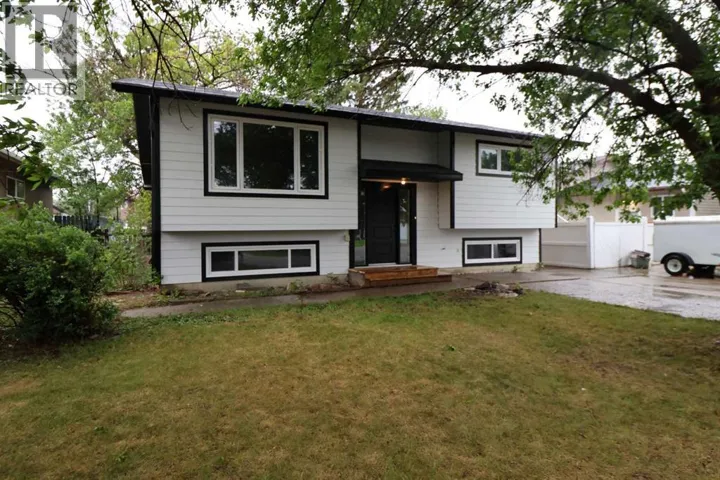 1816 11 st, Coaldale, Alberta T1M1A6