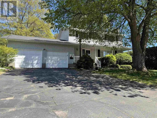 4 Silver Birch DR, Sault Ste Marie, Ontario P6A5S1