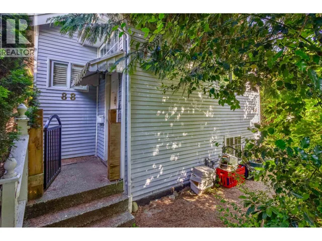 88 FELL AVENUE, Burnaby, British Columbia V5B3Y2