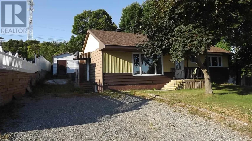 71 Hutchison AVE, Elliot Lake, Ontario P5A1W7