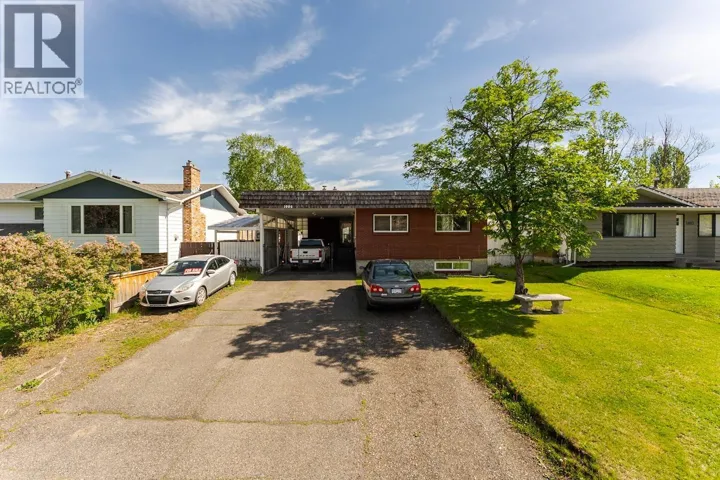1086 LIMESTONE CRESCENT, Prince George, British Columbia V2M4Z2