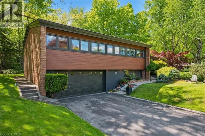 16 PARKWOOD Drive, Cambridge, Ontario N1S3K7