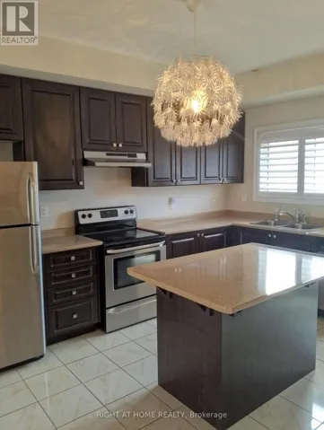 4 - 32 ASPEN HILLS ROAD, Brampton (Credit Valley), Ontario L6Y6E4